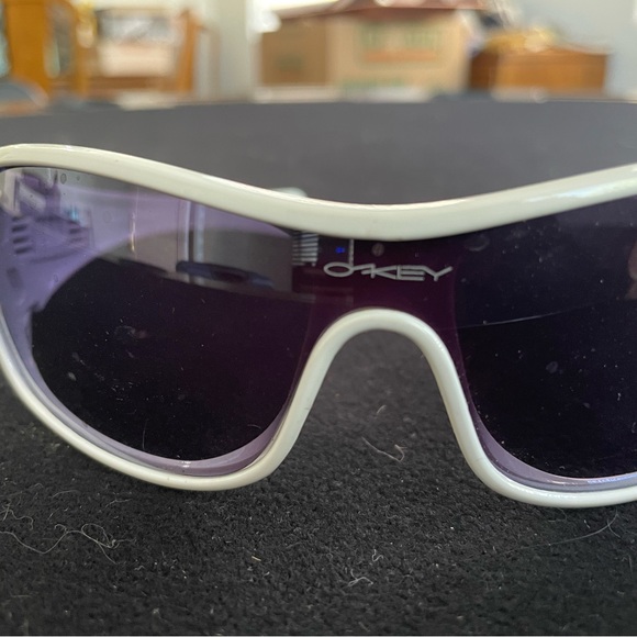 Oakley sunglasses - Picture 1 of 2